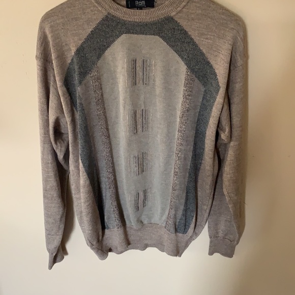 High end Italian brand sweater - Picture 2 of 3